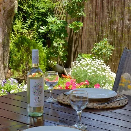 Ermones Garden Apartment *