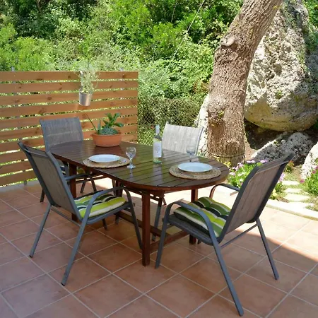 Ermones Garden Apartment Apartmán