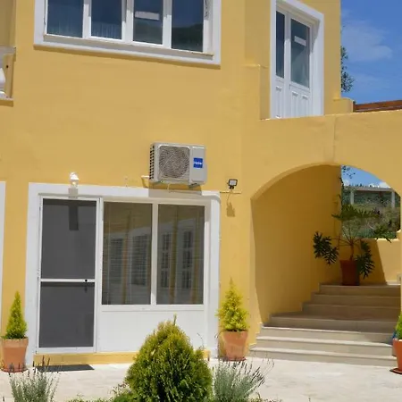 Ermones Garden Apartment *